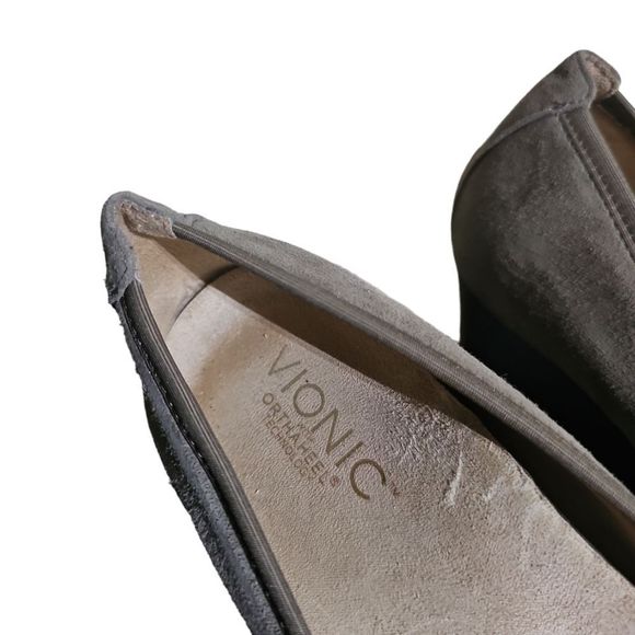 SOLD!! VIONIC "Hayes" Taupe Suede Wedge - Size 7 - Picture 6 of 8